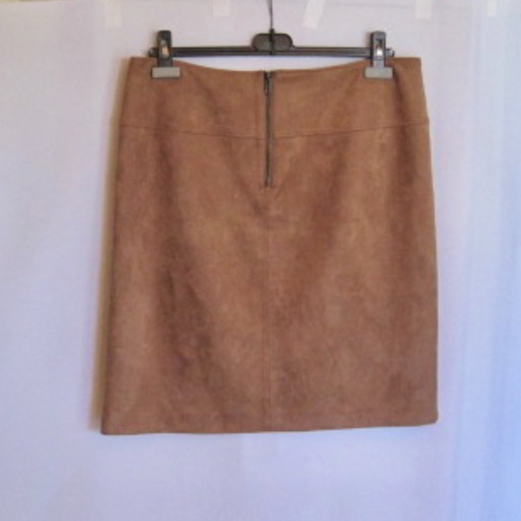 COMMA Pencil Skirt in Faux Suede - Picture 5 of 9